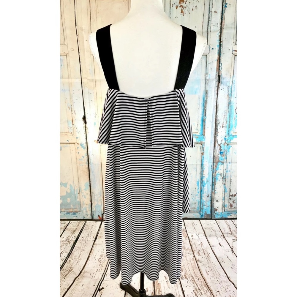 💥HP💥LANE BRYANT Striped Cross Front Tiered Dress - Picture 6 of 7